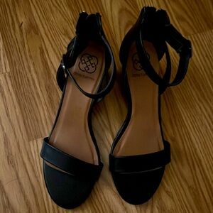 NWOT Daisy Fuentes Wedge Sandals